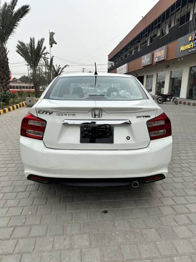 All genuine paint and all ok genuine  driven 77800km