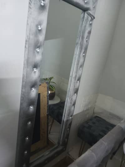 Very good condition moltyfoam mirrors
