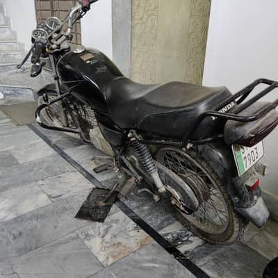 GS 150 2016 model black