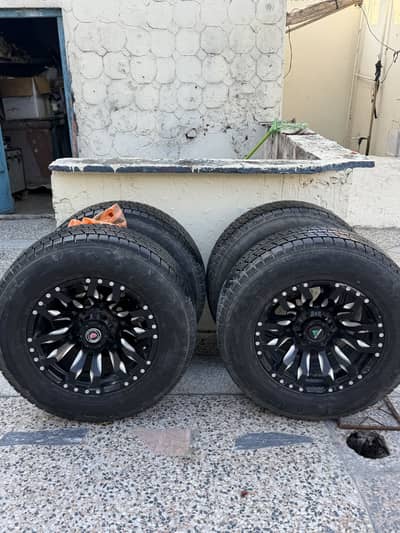 Off Road Tyres with Rims 4x4 Snow Tyres