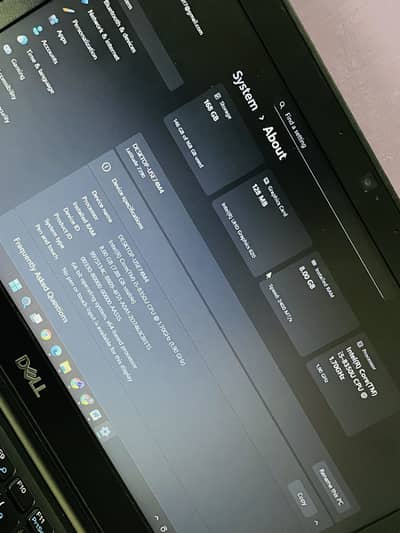 DeLL Laptop Core i5 8 Generation