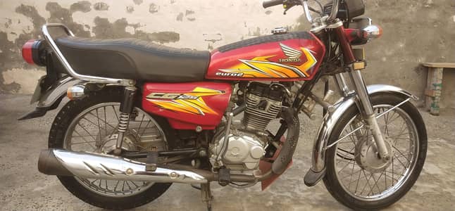 Honda 125 Red Colour Engine,Tanki Tapay and Tires Full Okay Condition