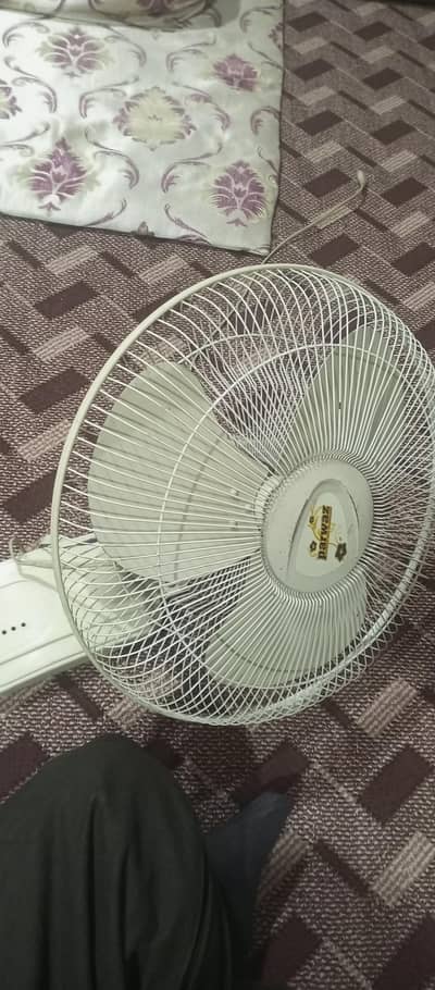 bracket fan