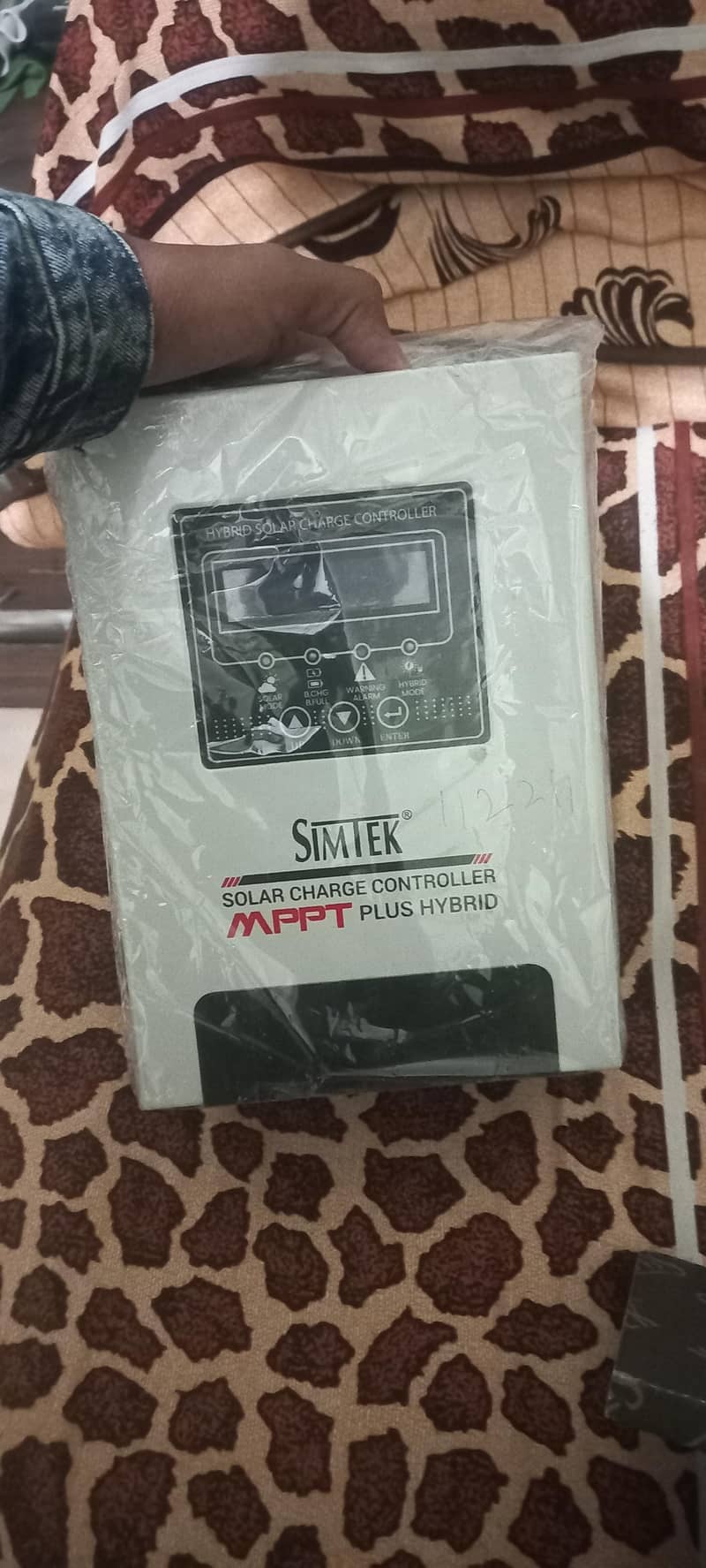 SIMTEX SOLAR CHARGE CONTROLLER  70A 3