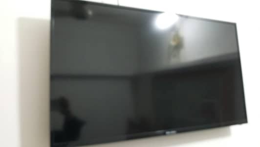 SMART LED TV. (03219076842)