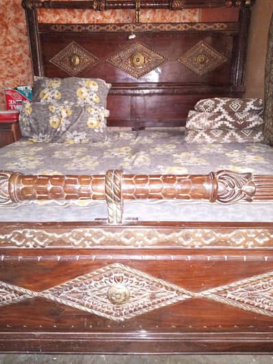 Bedroom furniture set less used, single/whole set