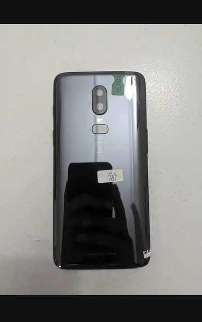 one plus phone for sale 8/128 bik or battery change kar wai ha baki ok