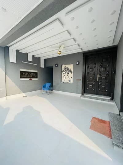 LDA Avenue 1 Lahore 10 Marla First Entery House For Rent