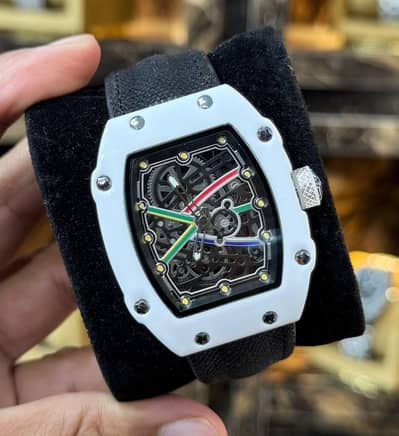 (R. . . . . . . . -. M) (6---7--. -0-2) with jeans strap and box