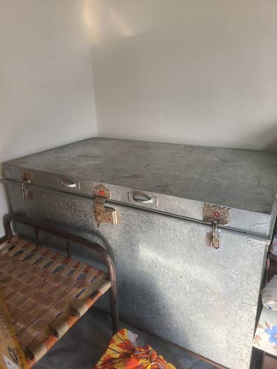 wardrobe for blankets