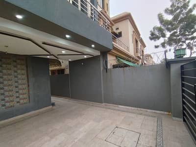 10 Marla Like a New House Available for Rent at Prime Location of Bahria Town Lahore