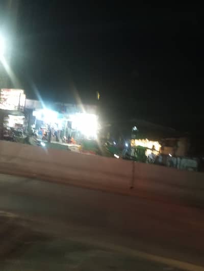 GOOD LOCATION FACING CANAL