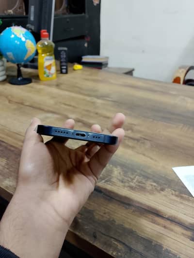 iPhone 12 lla  in warranty 64 GB non pta JV no open mo repair original