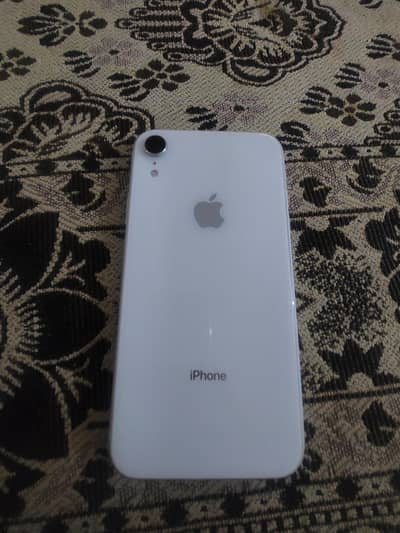 iPhone Xr white colour