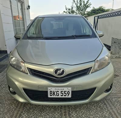 TOYOTA VITZ 2011