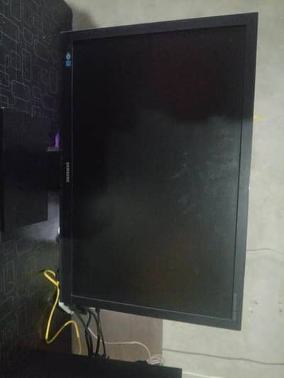 Computer LCD Samsung ka our PC Windows 7 HP