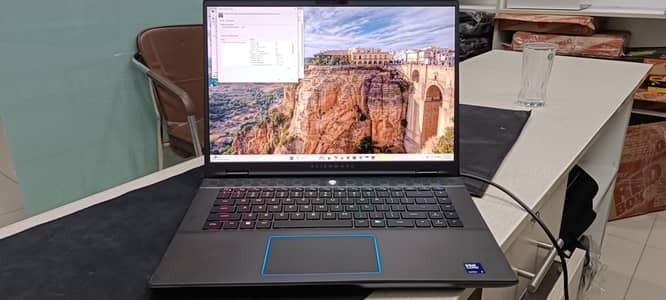 Dell Alien ware M16 Ultra 7 155H 16gb DDR 5 1Tb RTX 4070 8Gb