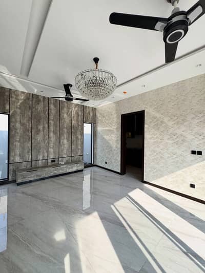 1 Kanal Slightly Use Full House For Rent in Eden City