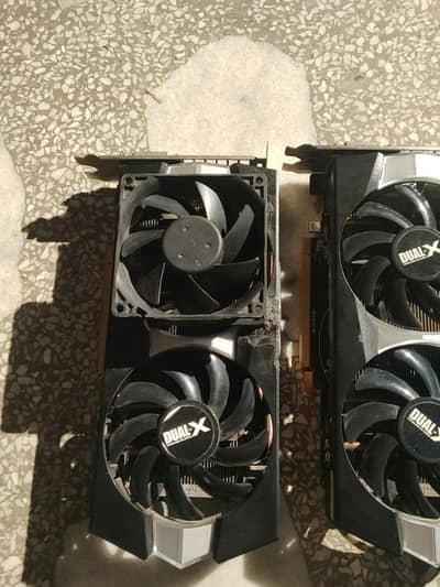 2 Amd Radeon R9 200 series 4gb  graphic cards for sale