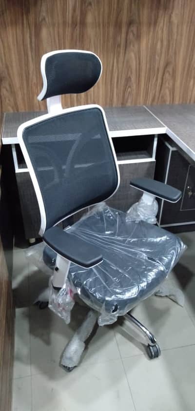 office furniture\visitor chairs\executive chair and tables\staff chair