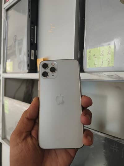 Iphone 11 pro 256gb 80%  battery health water pack 10/10 condition