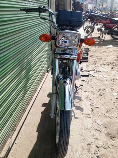Honda 125 for sale one hand use