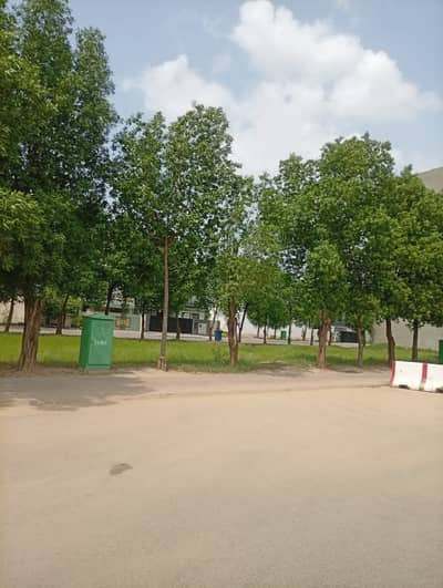 TIP KHAYABAN AMIN VEAR VALENCIA TOWN ONE KANAL PLOT FOR SALE