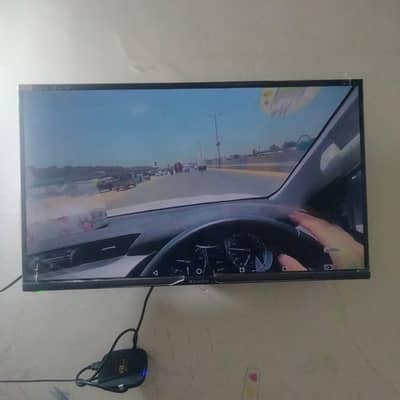 ECOSTAR LED SCREEN 32 INCH IN  ALMOST NEW CONDITION
