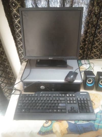 یہ کمپیوٹر اب سے ٹھیک ایک مہینے پہلے لیا ہے اب بیچنا ہے