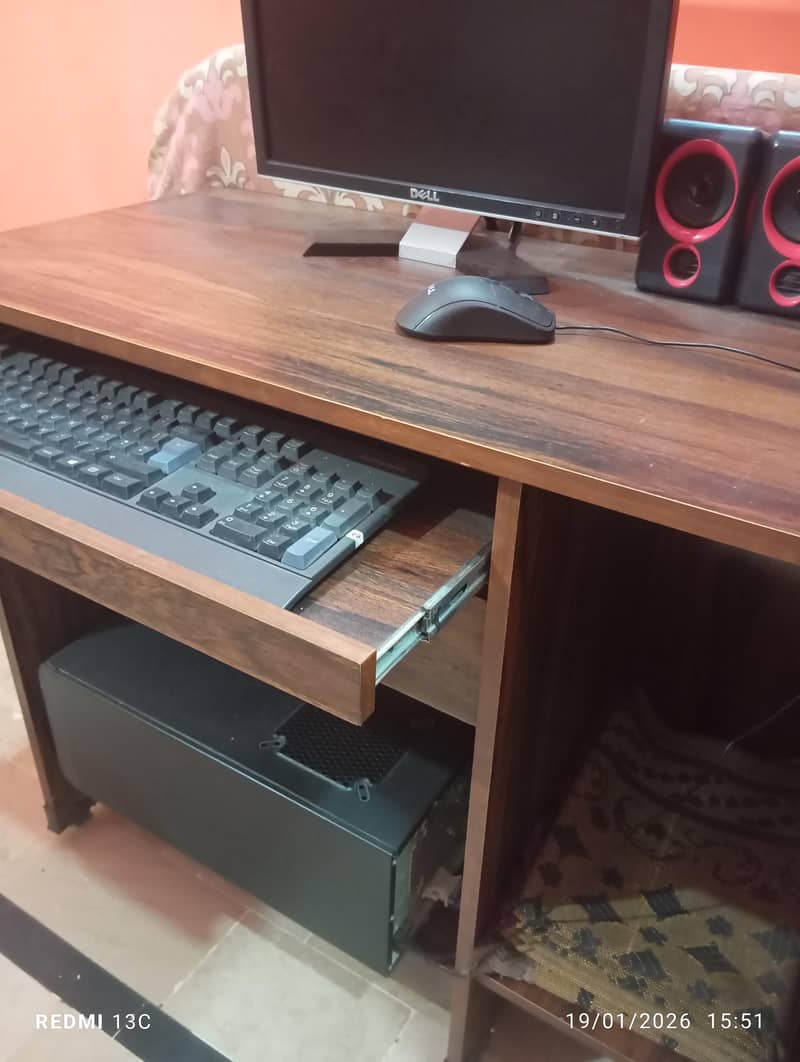 computer table 1