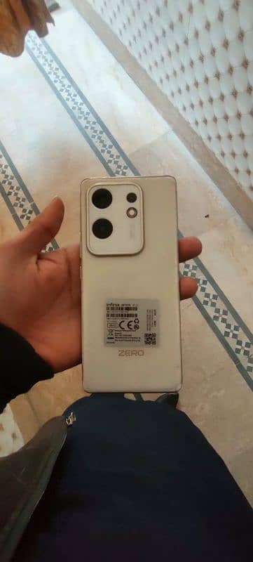 Infinix zero 30