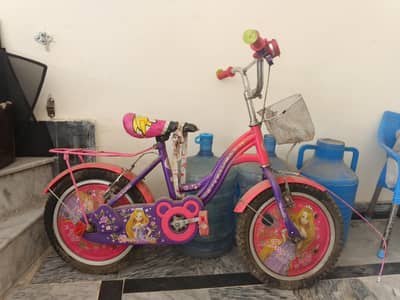 girls cycle