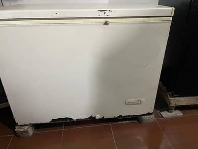 Deep Freezer for Sale – Excellent Condition!
