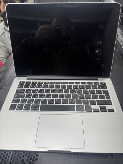 MacBook Pro 2015 dual core i5 / 8gb ram /512gb ssd
