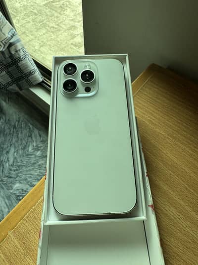 iPhone 16 pro | Factory Unlocked 4month sim time