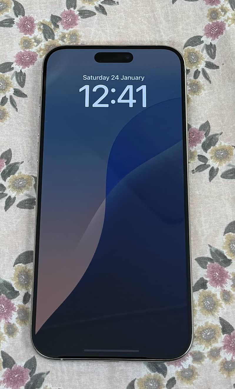 Apple iPhone 15 Pro Max 2