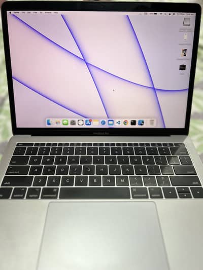 Macbook Pro 2017 Core i5#13" Retina Display 16GB RAM 256GB SSD