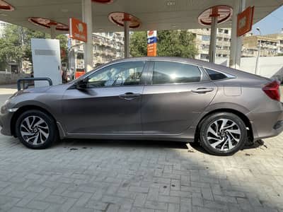 Honda Civic 2018 Oriel UG Red meter