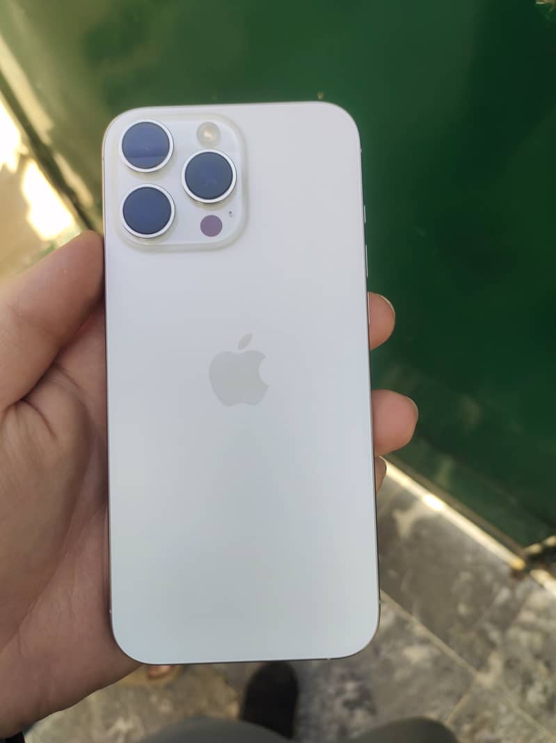 Apple iPhone 16 Pro Max 6