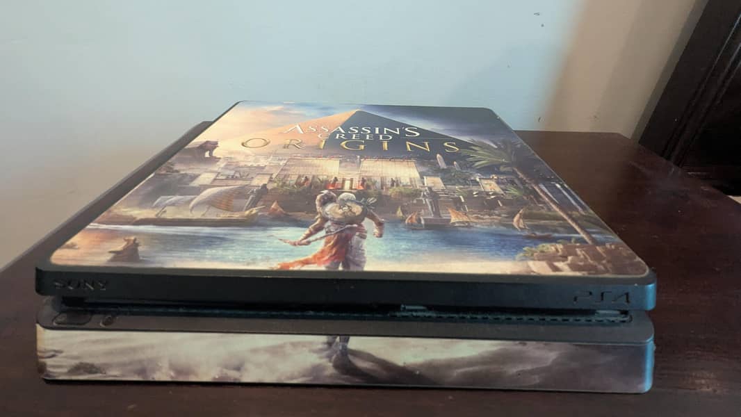 Playstation 4 + 2 controllers 1