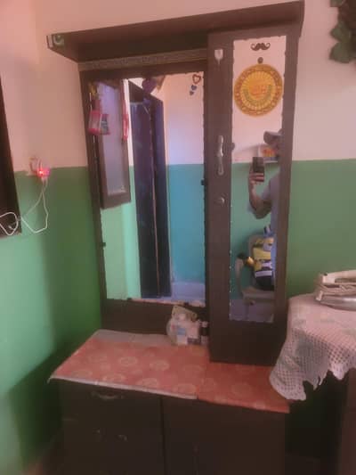 dressing . Iron Stand