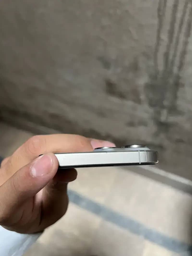 iphone 15 pro max PTA 7