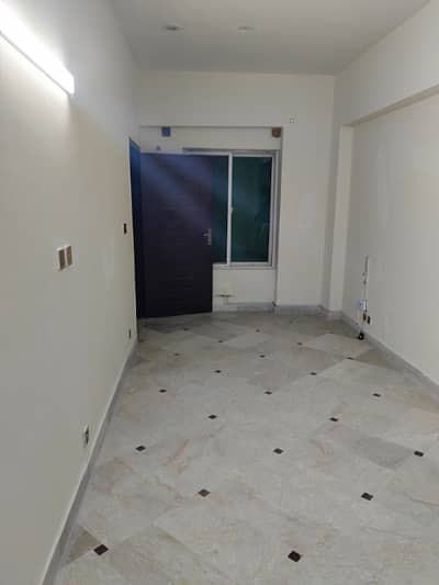 Two bedrooms unfurnished flat available for rent in E11 4