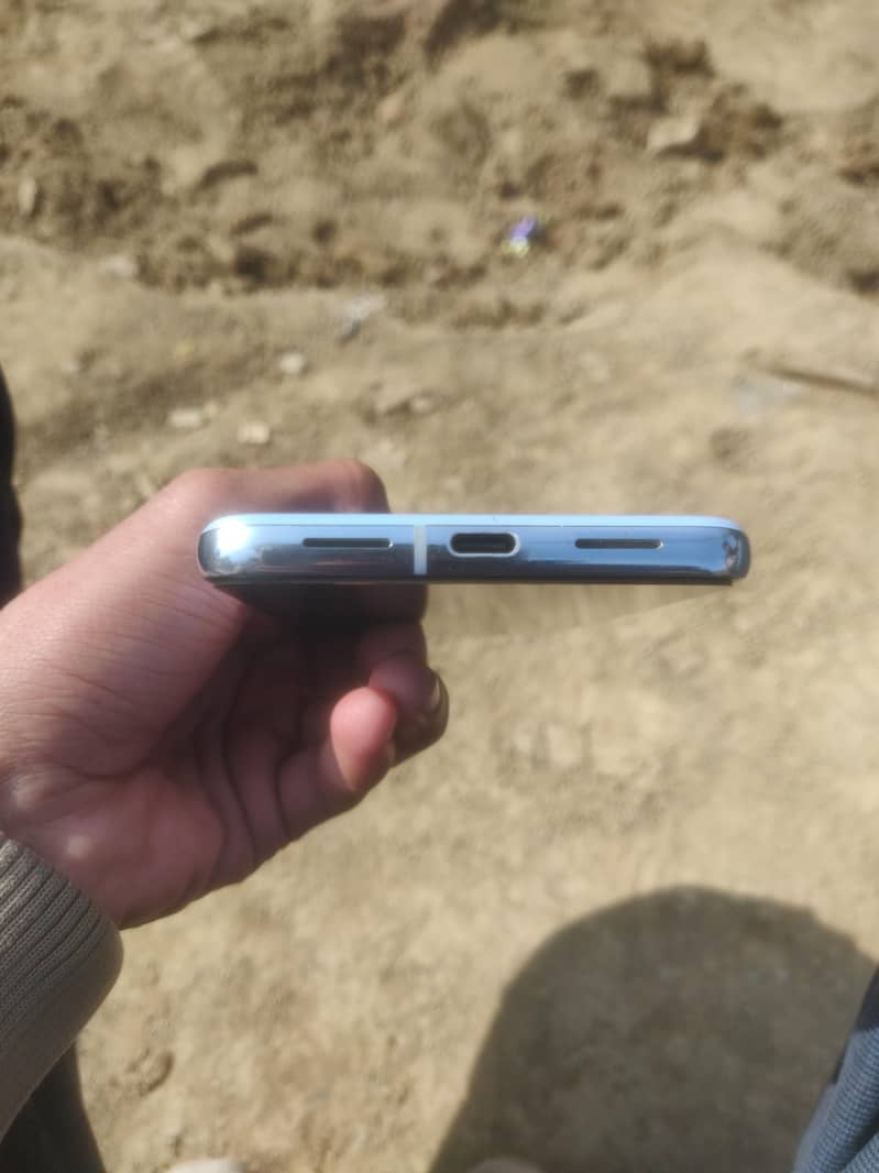 Goggle Pixel 8 pro 4