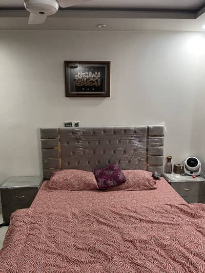 King Bed Set with 2 side tables and dressing table