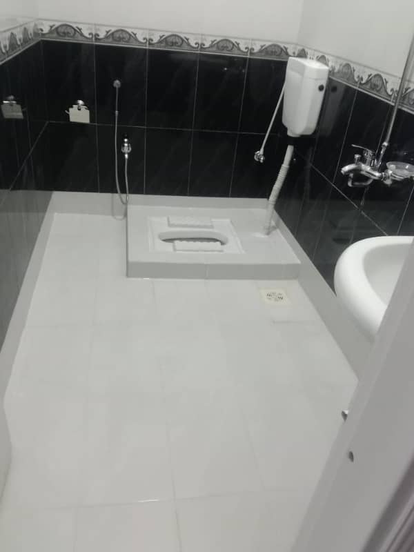 10 Marla Ground Portion 4