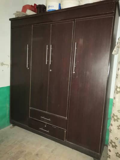 Wardrobe : 4 Door Wardrobe