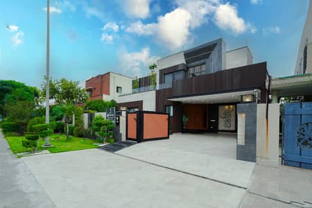 15 Marla Well Maintained House Available For Rent At Excellent Location Near to park and masjid