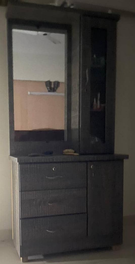 Dressing Table 0