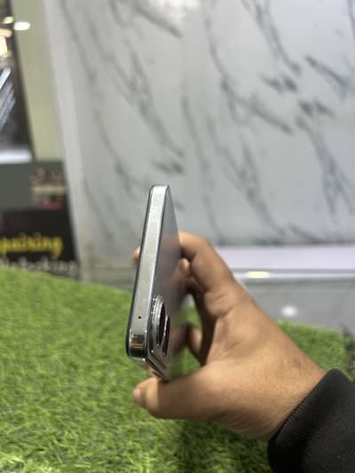 y200 8/256 with box all ok finger working total ok